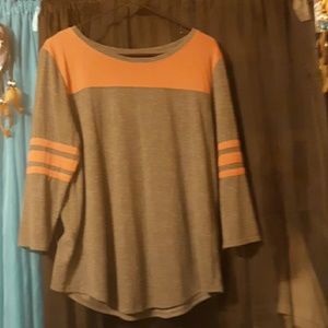 Quarter sleeve shirt